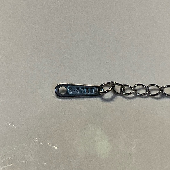 Dainty Heart Silver Toned Necklace - Picture 4 of 4